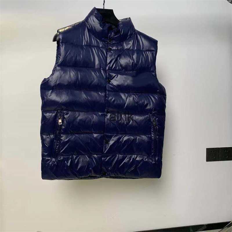 Monclair 2021 Fashion Vests Designer Down Jacket Vest for Mens Women Stylist Winter Men Coats Sleeveless Jackets A Hoodie Thick clothing, Bright red
Monclair 2021 Fashion Vests Designer Down Jacket Vest for Mens Women Stylist Winter Men Coats Sleeveless Jackets A Hoodie Thick clothing, Bright red