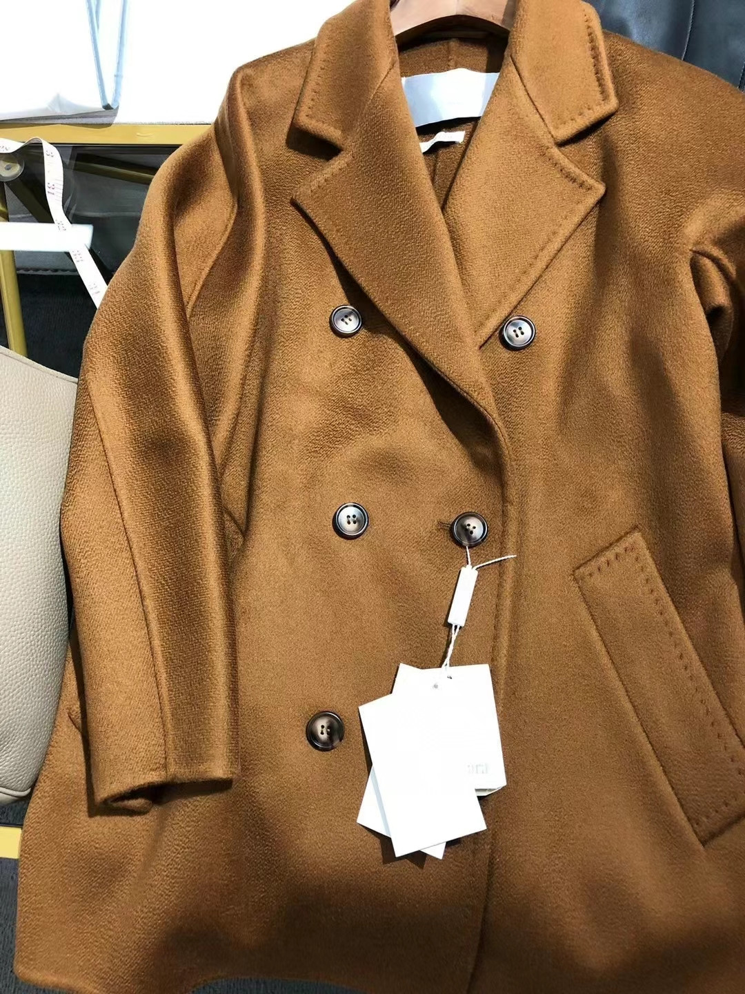 CARAMEL Women Blends MMAX Sella Cashmere Coats Lapel Neck Wool double breasted female outerwear, Brown
CARAMEL Women Blends MMAX Sella Cashmere Coats Lapel Neck Wool double breasted female outerwear, Brown