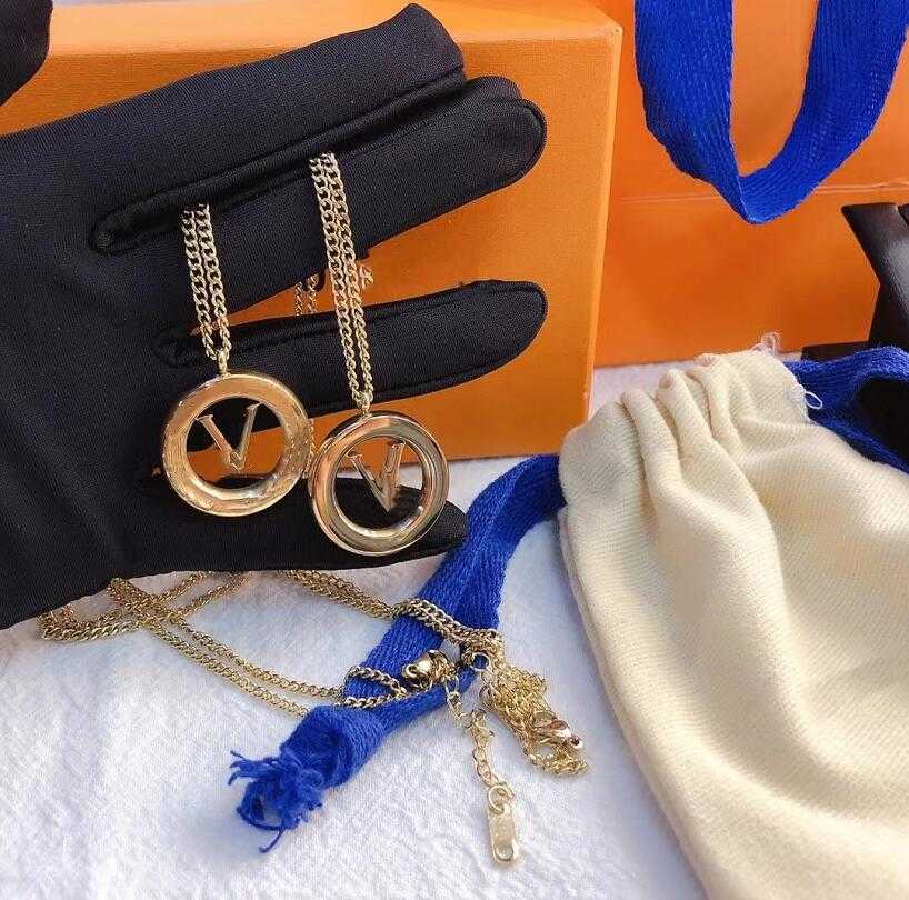Luxury Necklace Designer Jewelry Necklace Brand Circle Letter for Womens Fashion Brands Jewellery Pendants Necklaces Valentine's Day
Luxury Necklace Designer Jewelry Necklace Brand Circle Letter for Womens Fashion Brands Jewellery Pendants Necklaces Valentine's Day