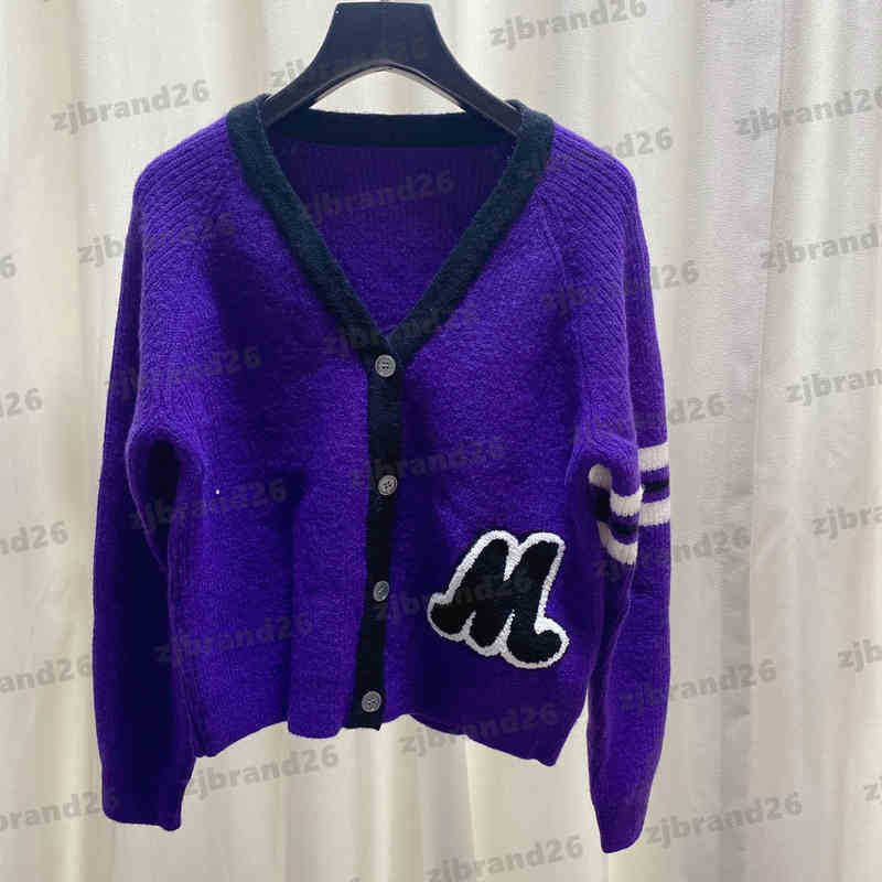 Designer Cardigan Womens Sweaters Miu Fashion Brand Print M Patch Cardigans Sweater Autumn V Neck Long Sleeves Women Knitting Tops Clothing 0912
Designer Cardigan Womens Sweaters Miu Fashion Brand Print M Patch Cardigans Sweater Autumn V Neck Long Sleeves Women Knitting Tops Clothing 0912