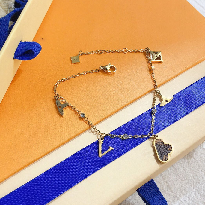 Brand Desinger Couple Link Chains Elegant Design Stainless Steel 18K Gold Plated Jewelry Accessories Full Of Love Bracelets
Brand Desinger Couple Link Chains Elegant Design Stainless Steel 18K Gold Plated Jewelry Accessories Full Of Love Bracelets