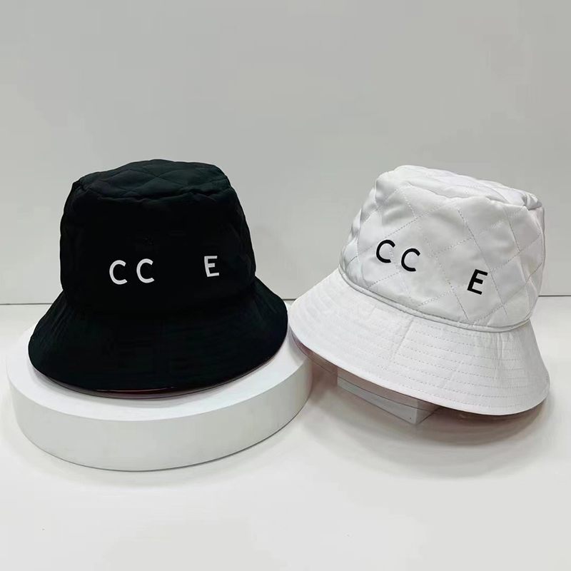 Designer Bucket Hats For Womens White Hat Cap Men Designers Buckets Casquette Caps Women Black Visors Bonnet Beanie Hats 2210192D
Designer Bucket Hats For Womens White Hat Cap Men Designers Buckets Casquette Caps Women Black Visors Bonnet Beanie Hats 2210192D