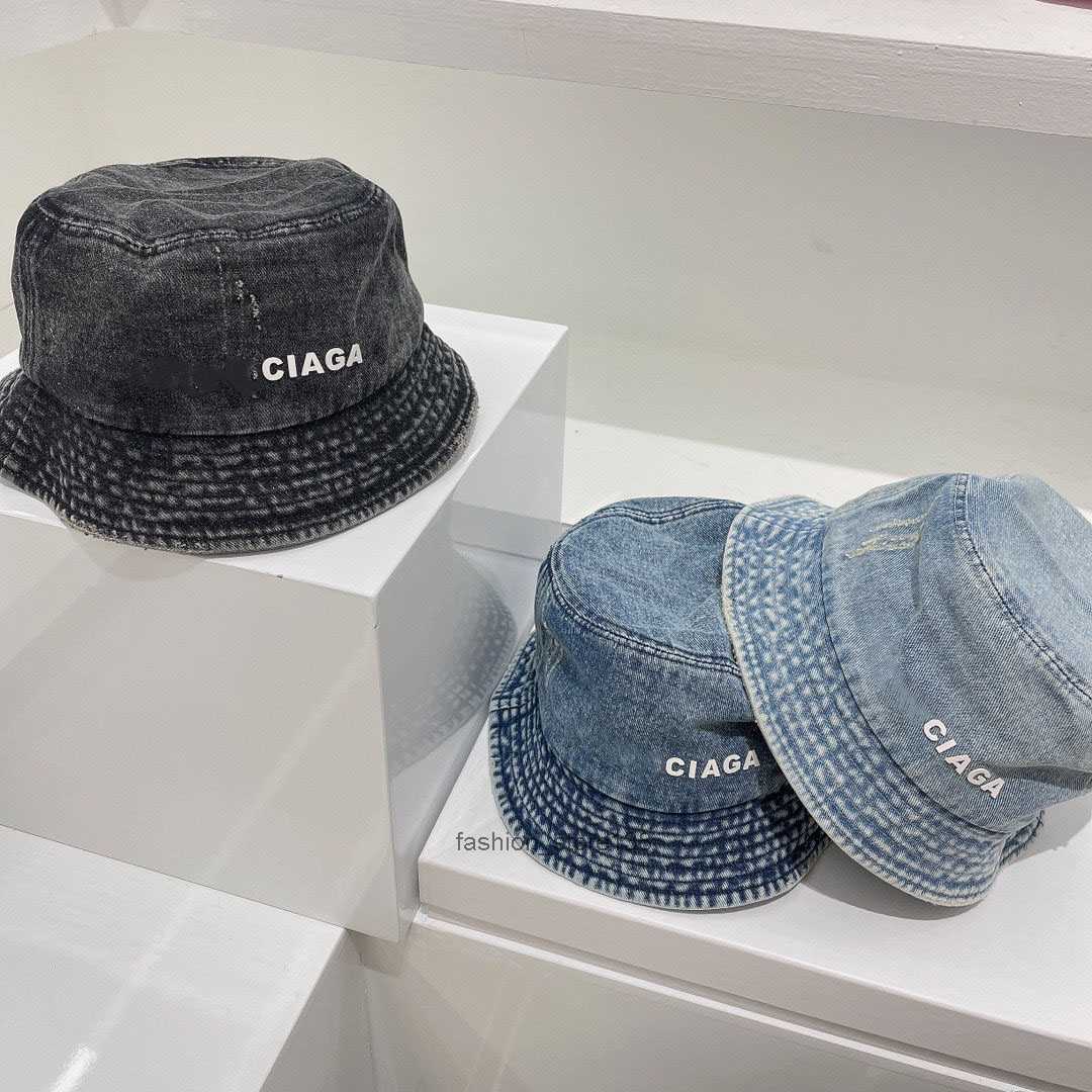 Italy DESIGNER Fashion Bucket Hat Cap for Men Woman Baseball Caps Beanie Casquettes fisherman buckets hats patchwork top 7A Quality summer cowboy Sun Visor BB, 03
Italy DESIGNER Fashion Bucket Hat Cap for Men Woman Baseball Caps Beanie Casquettes fisherman buckets hats patchwork top 7A Quality summer cowboy Sun Visor BB, 03