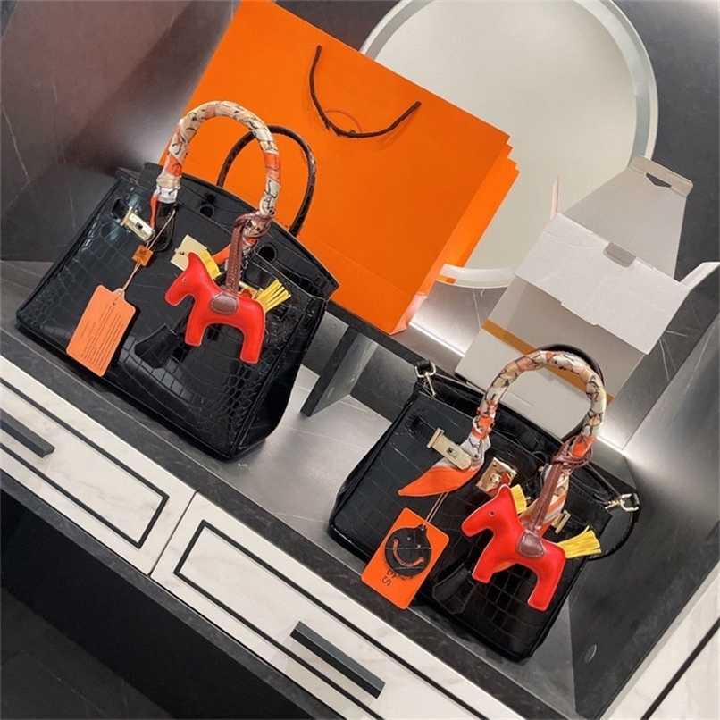 Versatile Designer Birkin Bags Herms bag womens new 30 only net red same crocodile pattern Hand 5A, Black
Versatile Designer Birkin Bags Herms bag womens new 30 only net red same crocodile pattern Hand 5A, Black