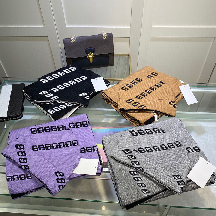 Fashion Scarves Hat Unisex Winter Scarf Hats Elegant Warm Letters Design for Man Women 4 color Wraps
Fashion Scarves Hat Unisex Winter Scarf Hats Elegant Warm Letters Design for Man Women 4 color Wraps