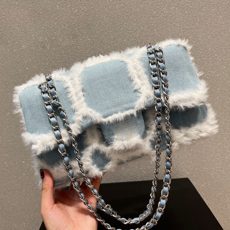 Womens Denim With Fluffy Tassel Flap Bags Classic Jumbo Silver Metal Hardware Chain Matelasse Shoulder Crossbody Purse Designer Large Capacity Handbags 26/29CM, Box
Womens Denim With Fluffy Tassel Flap Bags Classic Jumbo Silver Metal Hardware Chain Matelasse Shoulder Crossbody Purse Designer Large Capacity Handbags 26/29CM, Box