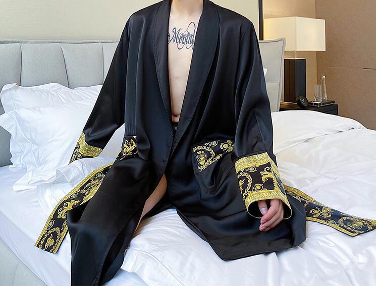 Men's Robes Light Black Gold Printing Trend Robe Wearing Windbreaker Fashion Home Long Men Women Jacket Trench Coat White 221025