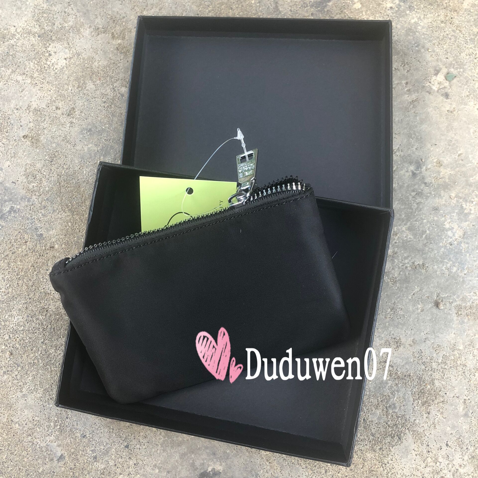 14X9.5cm classical storage bag fashion cosmetic Pr letter zipper cards holder case with gift box collection organizer
14X9.5cm classical storage bag fashion cosmetic Pr letter zipper cards holder case with gift box collection organizer