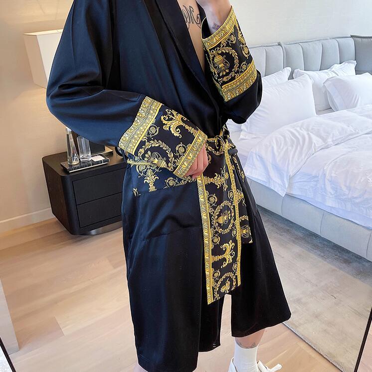 Men's Robes Light Black Gold Printing Trend Robe Wearing Windbreaker Fashion Home Long Men Women Jacket Trench Coat White 221025