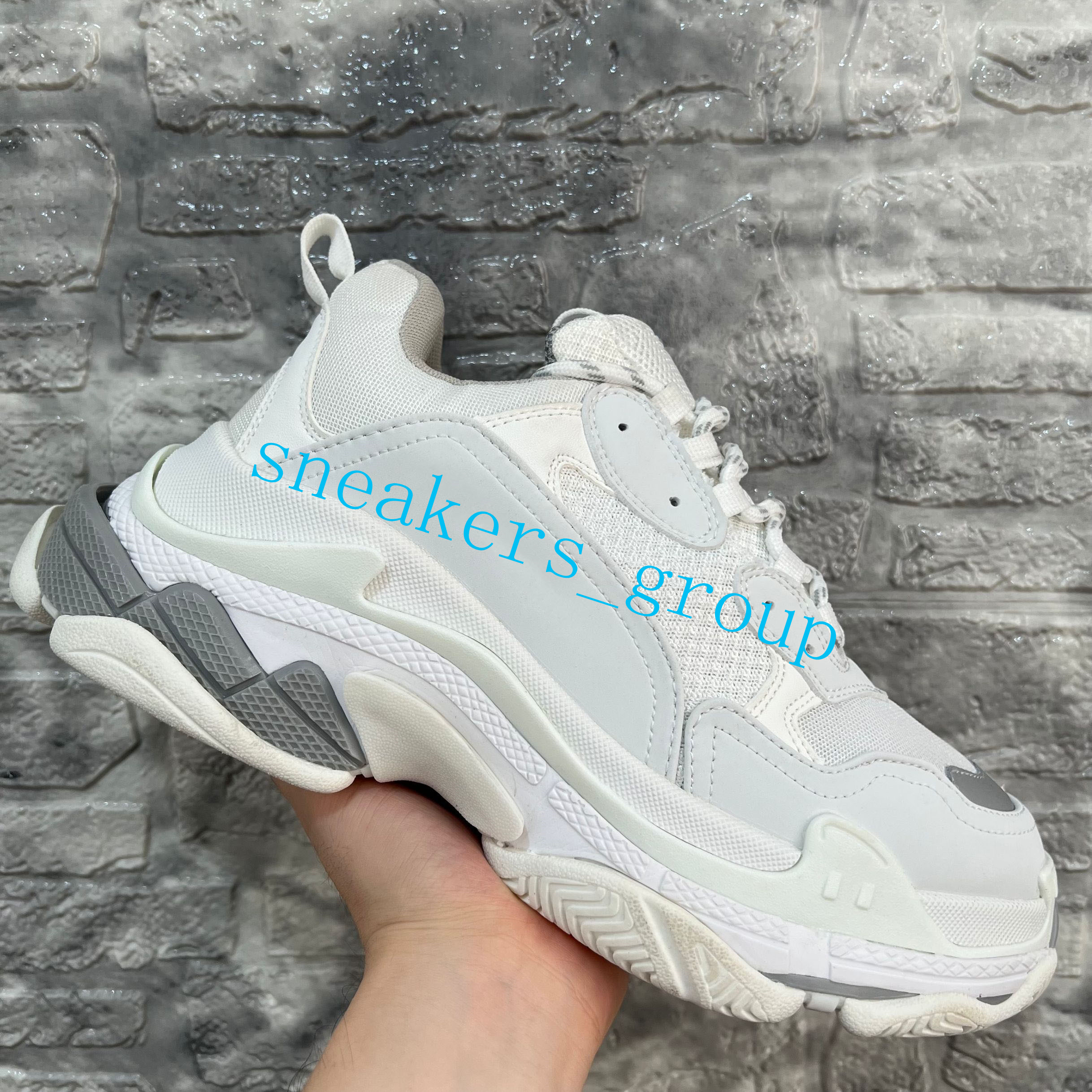 2022 Paris Crystal Bottom Triple S Casual Shoes Dad Platform Sneakers For Men Women Vintage Old Grandpa Trainer EUR 36-45, More colors
2022 Paris Crystal Bottom Triple S Casual Shoes Dad Platform Sneakers For Men Women Vintage Old Grandpa Trainer EUR 36-45, More colors