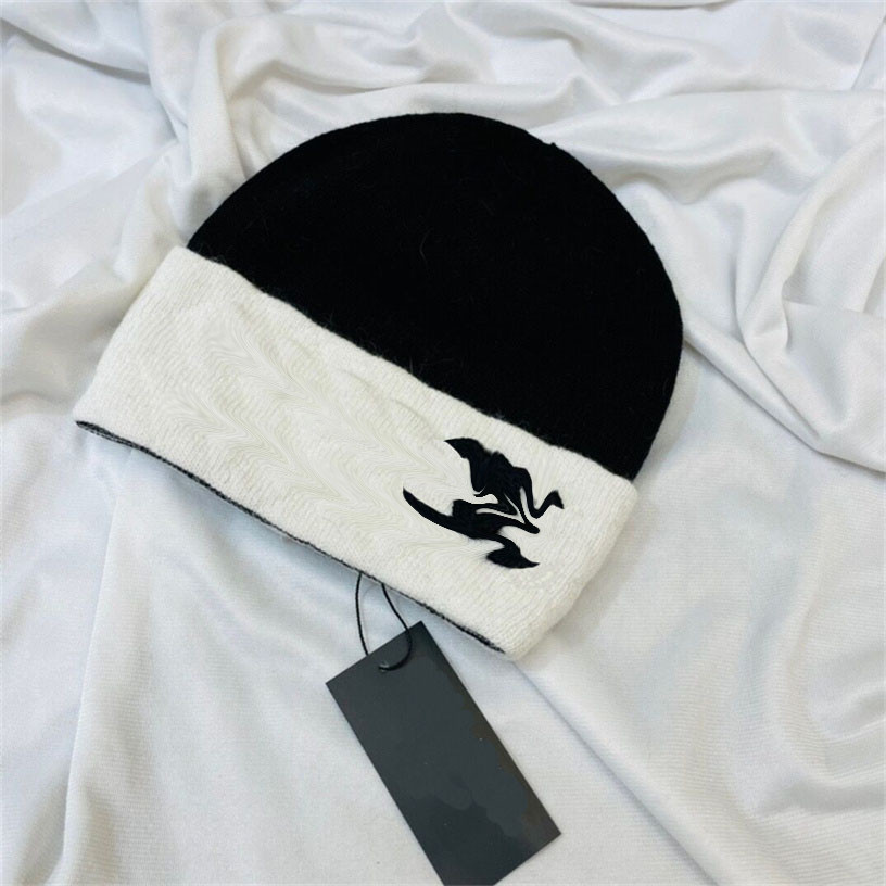 2022 Designer New Winter Beanie Men And Women Fashion Design Knitted Caps Autumn Wool Hat Letter Jacquard Unisex Warm Skull Cap 6688g
2022 Designer New Winter Beanie Men And Women Fashion Design Knitted Caps Autumn Wool Hat Letter Jacquard Unisex Warm Skull Cap 6688g