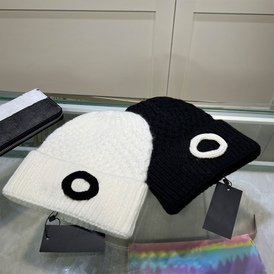 Luxury Skull Caps Unisex Beanie Cap Classic White and black Knitted Hat for Man Woman Winter Hats, C1
Luxury Skull Caps Unisex Beanie Cap Classic White and black Knitted Hat for Man Woman Winter Hats, C1
