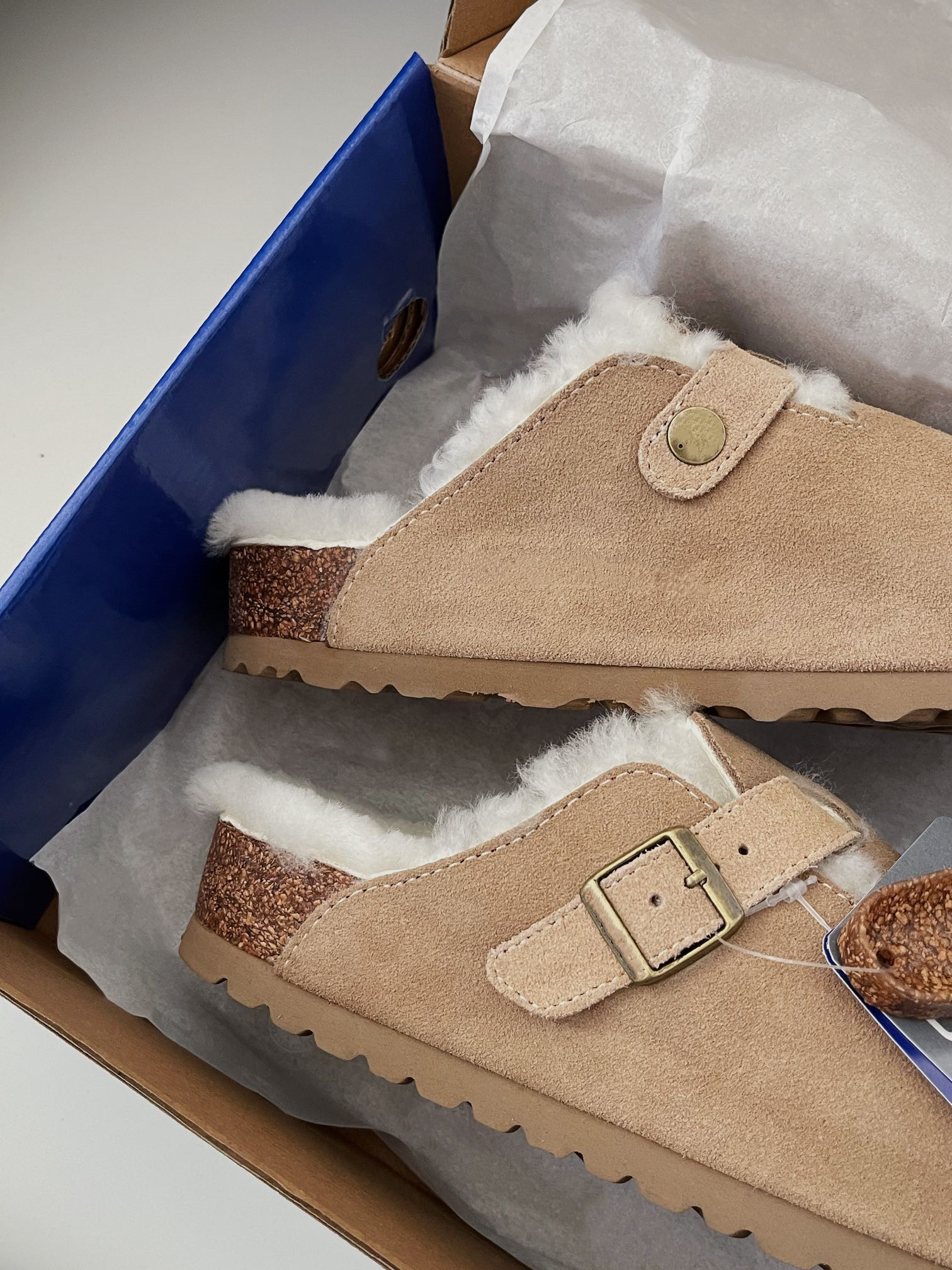 Slippers 2022 BOSTON Winter Fur clog Slipper fur leather Mule Clogs Slippers Long Plush furry birks shearling Warm Indoor Soft Cork Buckle Slides, Bkbt10241
Slippers 2022 BOSTON Winter Fur clog Slipper fur leather Mule Clogs Slippers Long Plush furry birks shearling Warm Indoor Soft Cork Buckle Slides, Bkbt10241