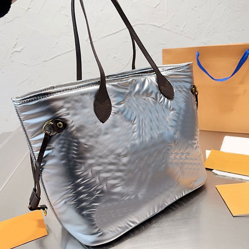 Top Down Jackets Totes Mens Woman Silver Shopping Bags Embroidery Letter Handbags Large Capacity Pillow Crossbody, Gift box
Top Down Jackets Totes Mens Woman Silver Shopping Bags Embroidery Letter Handbags Large Capacity Pillow Crossbody, Gift box