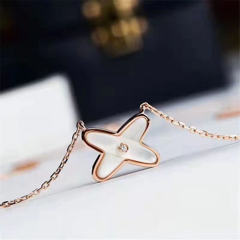 cross mother of pearl diamond Necklace Ladies Classic Designer Pendant Necklaces for Women Jewelry
cross mother of pearl diamond Necklace Ladies Classic Designer Pendant Necklaces for Women Jewelry