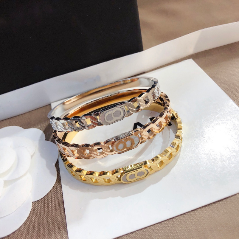 18k Gold Plated Silver Plated Bangle Practical GOLD Rich Luxury Bracelet Elite Celebrity Fashion Design Style Charming And Exquisite Ladies Precious Gifts
18k Gold Plated Silver Plated Bangle Practical GOLD Rich Luxury Bracelet Elite Celebrity Fashion Design Style Charming And Exquisite Ladies Precious Gifts