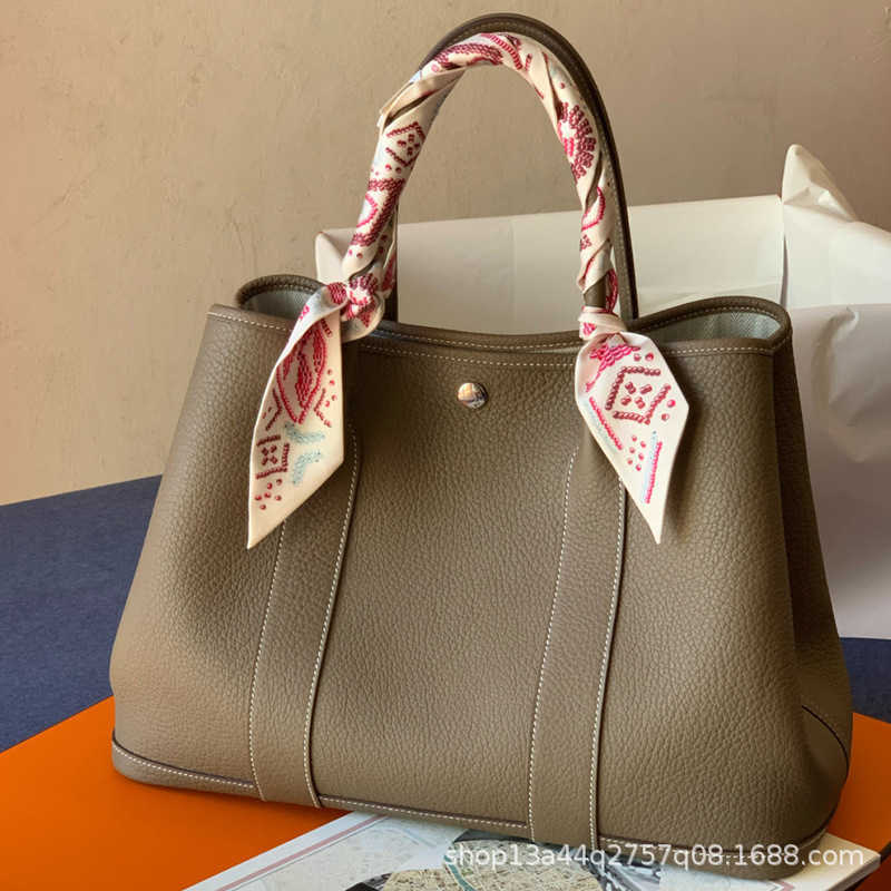 Luxurious Designer Herme bags 2022 new fashion leather garden women's large capacity bu et one shoulder, 30cm-
Luxurious Designer Herme bags 2022 new fashion leather garden women's large capacity bu et one shoulder, 30cm-