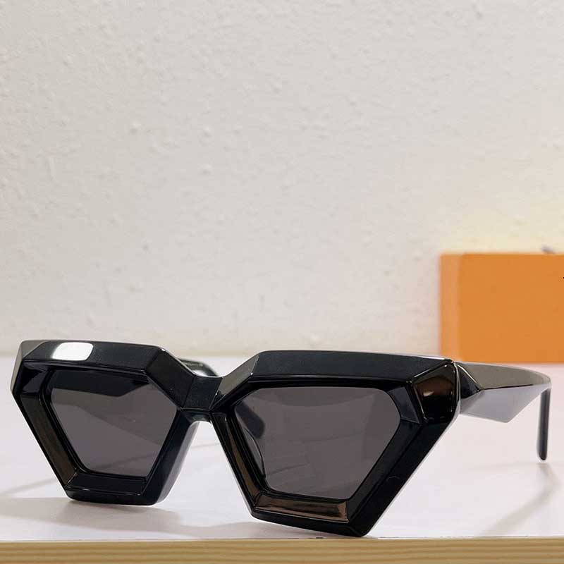 The Cut sunglasses Z1746U Dramatic Design Modern Geometric Aesthetics Features Black Acetate Fiber Frame for Men and Girl Z1746 Personalized Glasses Z17468U
The Cut sunglasses Z1746U Dramatic Design Modern Geometric Aesthetics Features Black Acetate Fiber Frame for Men and Girl Z1746 Personalized Glasses Z17468U