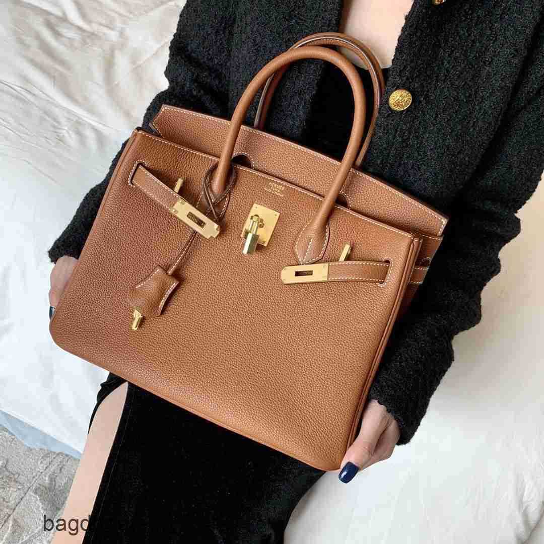 Thread h Bag Designer Hand Bags Platinum Grain Hermee Birkins Lock Cowhide Togo Leather Litchi Portable Women's Leisure 4r5, Red
Thread h Bag Designer Hand Bags Platinum Grain Hermee Birkins Lock Cowhide Togo Leather Litchi Portable Women's Leisure 4r5, Red