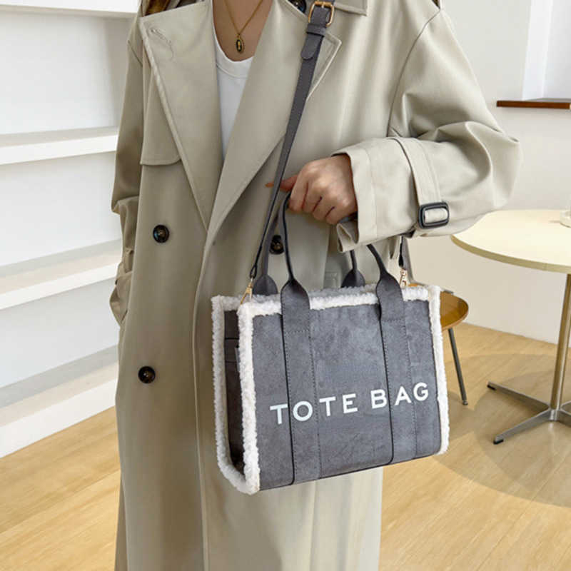 THE Tote bags Women's Fashion Handbags Advanced Texture Totes Famous Designer Crossbody Shoulder Bag Soft Cashmere for Winter, Red
THE Tote bags Women's Fashion Handbags Advanced Texture Totes Famous Designer Crossbody Shoulder Bag Soft Cashmere for Winter, Red