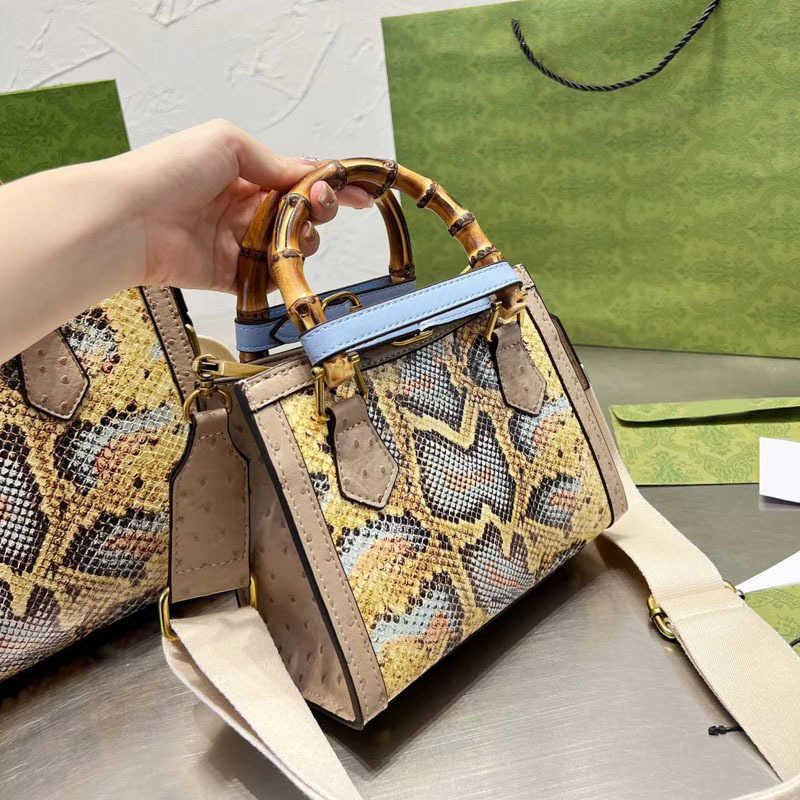 Designer Luxury GGs Bags For Womens Handbags Crossbody Purses ggitys Large Capacity Versatile Totes Multicolour Fashion Lnclined Shoulder Black Wallet JV35, Gbc04 20/10/16cm
Designer Luxury GGs Bags For Womens Handbags Crossbody Purses ggitys Large Capacity Versatile Totes Multicolour Fashion Lnclined Shoulder Black Wallet JV35, Gbc04 20/10/16cm