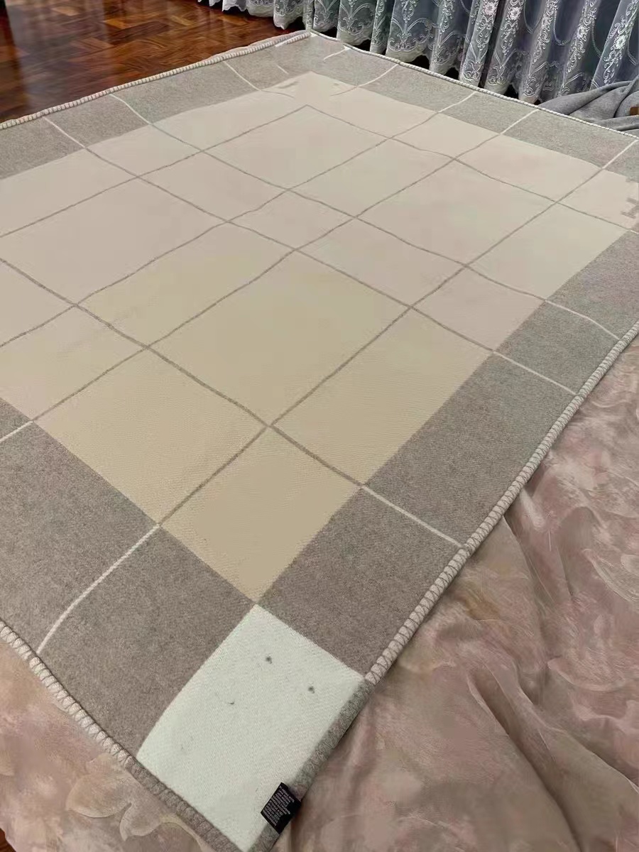 2022 NEW Blankets H Thick Home Sofa Good Quailty CUSHION Beige Blanket 130&170cm TOP Selling Big Size Wool lot colors
2022 NEW Blankets H Thick Home Sofa Good Quailty CUSHION Beige Blanket 130&170cm TOP Selling Big Size Wool lot colors