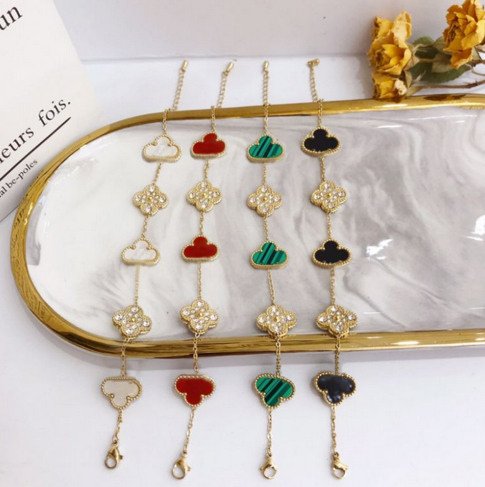 Designer Bracelets High Chain Couple Bangle Luxury Jewelry Party Wedding Women Couple Hermeing Gift Multiple Colour Fashion Size
Designer Bracelets High Chain Couple Bangle Luxury Jewelry Party Wedding Women Couple Hermeing Gift Multiple Colour Fashion Size