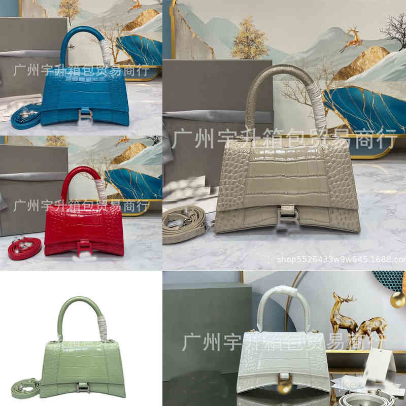 Designer Bgs Balencaigass Handbags 2022 New Leather Crocodile Fashion Handbag Flip Single Shoulder Messenger Women's Bag, Red gold clasp
Designer Bgs Balencaigass Handbags 2022 New Leather Crocodile Fashion Handbag Flip Single Shoulder Messenger Women's Bag, Red gold clasp