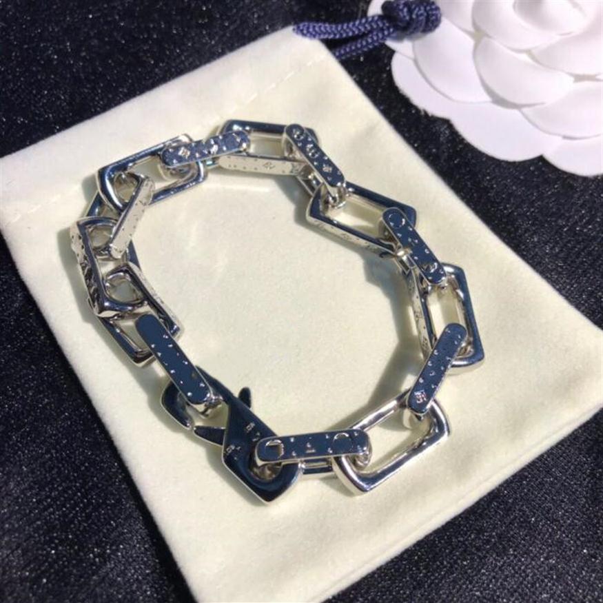 Fashion brand Metal carving Link Chain Luxury 18K gold silver Men women bracelets Necklace top Designer Jewelry Bracelet W box258j
Fashion brand Metal carving Link Chain Luxury 18K gold silver Men women bracelets Necklace top Designer Jewelry Bracelet W box258j