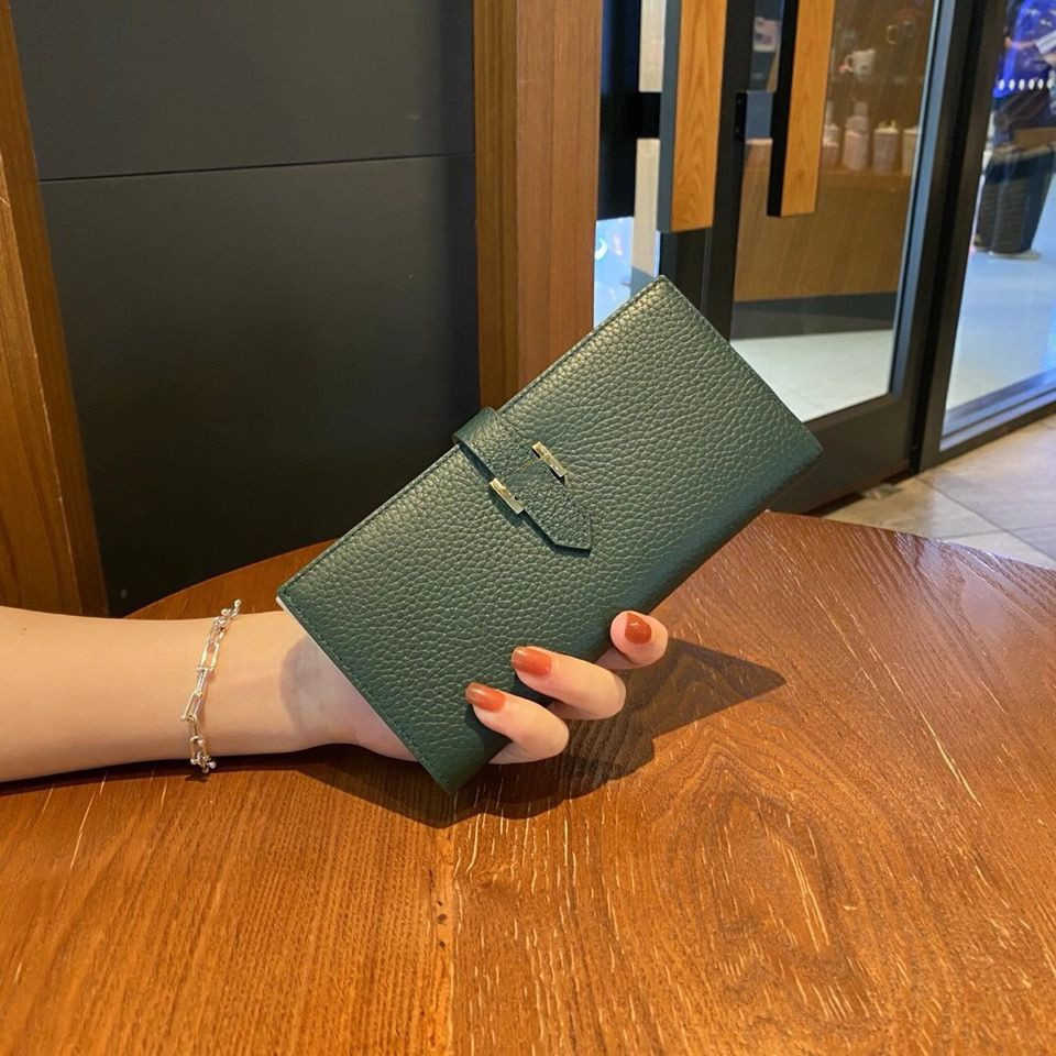 Luxury Designer Bags Handbag 2023 New Long Wallet Women's Leather H-belt European and American Hand Baotou Layer Cowhide Ultra-thin Money Sand Factory Direct Sale, Sapphire blue
Luxury Designer Bags Handbag 2023 New Long Wallet Women's Leather H-belt European and American Hand Baotou Layer Cowhide Ultra-thin Money Sand Factory Direct Sale, Sapphire blue