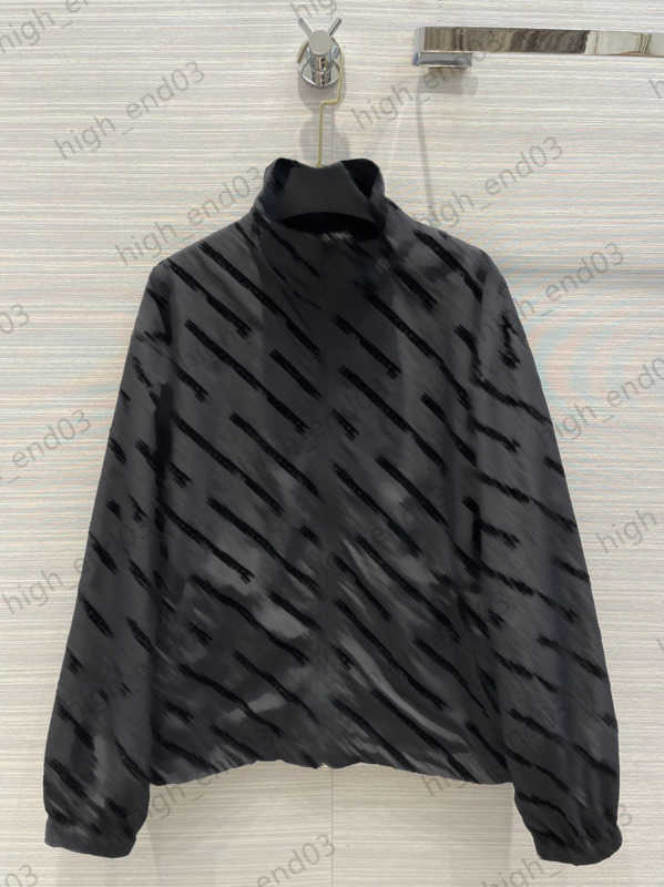 Fashion Womens Jackets Bullet Screen Flocking Logo Emergency Service Jacket Memory Silk Fabric Texture Comfortable Shoulder Loose Coat Women Clothing 1970
Fashion Womens Jackets Bullet Screen Flocking Logo Emergency Service Jacket Memory Silk Fabric Texture Comfortable Shoulder Loose Coat Women Clothing 1970