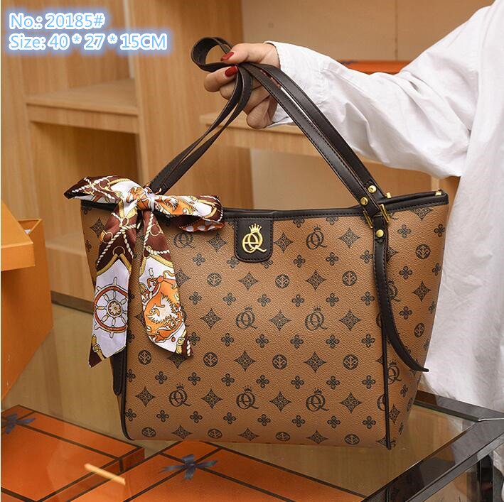 Wholesale factory ladies shoulder bags 3 color thickened leather fashion handbags simple Joker printed tote bag large capacity ribbon bow handbag
Wholesale factory ladies shoulder bags 3 color thickened leather fashion handbags simple Joker printed tote bag large capacity ribbon bow handbag