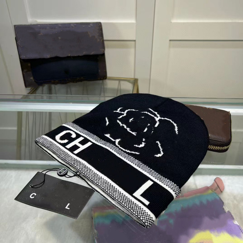 Designer Brand Men's Luxury Beanie for Women's Autumn and Winter New Little Fragrance Fashion Trend Outdoor Cold proof Warm keeping Knitted Hat
Designer Brand Men's Luxury Beanie for Women's Autumn and Winter New Little Fragrance Fashion Trend Outdoor Cold proof Warm keeping Knitted Hat