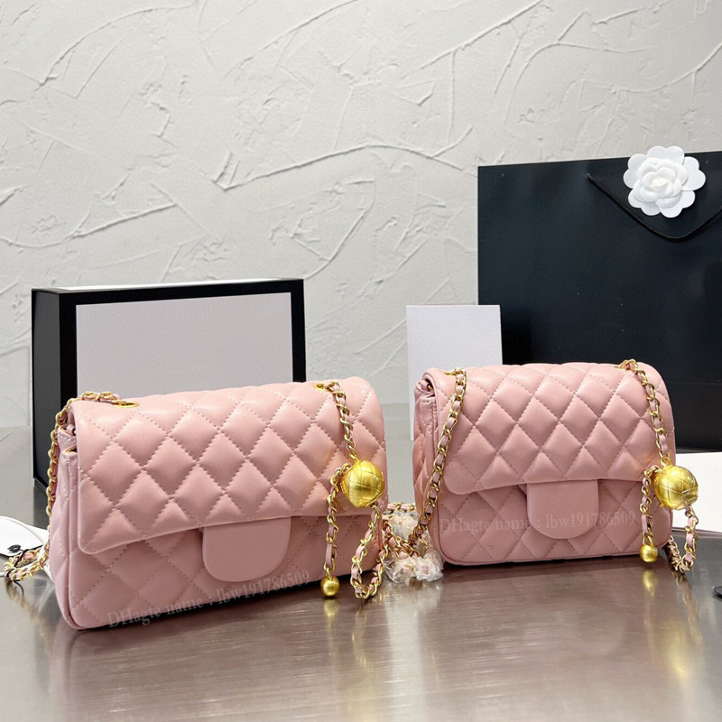 Fashion Women Bag Tote Designer Bag 2023 Handbag Quality Luxurys Shoulder Bags Ladies Real Leather Solid Color Chain Handbags Female Totes with Original Box
Fashion Women Bag Tote Designer Bag 2023 Handbag Quality Luxurys Shoulder Bags Ladies Real Leather Solid Color Chain Handbags Female Totes with Original Box