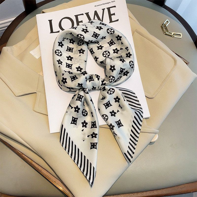 scarf designer scarf Mulberry Silk Scarfs for Women Lightweight Square Satin Head Wrap Medium Headband Shawl twilly Character Letter Animal
scarf designer scarf Mulberry Silk Scarfs for Women Lightweight Square Satin Head Wrap Medium Headband Shawl twilly Character Letter Animal