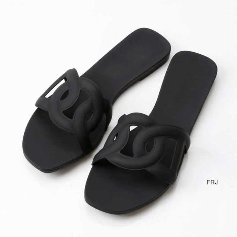 Designer Herme Slippers h Family Pig Nose Sandals 2023 New Beach Sluggard Flat Bottom Solid Color Leisure Jelly Womens Shoes Original, Black
Designer Herme Slippers h Family Pig Nose Sandals 2023 New Beach Sluggard Flat Bottom Solid Color Leisure Jelly Womens Shoes Original, Black