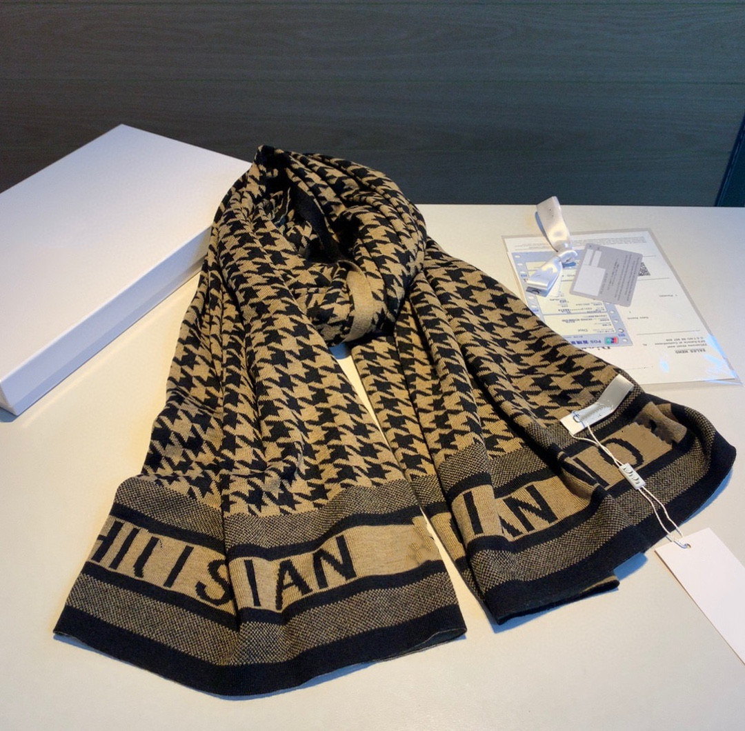 Luxurys Fashion Landscape Two-color Double-sided Designers Scarf Double-sided Thickened Long Versatile Shawl Headband Elegant embroidery scarfs pretty
Luxurys Fashion Landscape Two-color Double-sided Designers Scarf Double-sided Thickened Long Versatile Shawl Headband Elegant embroidery scarfs pretty