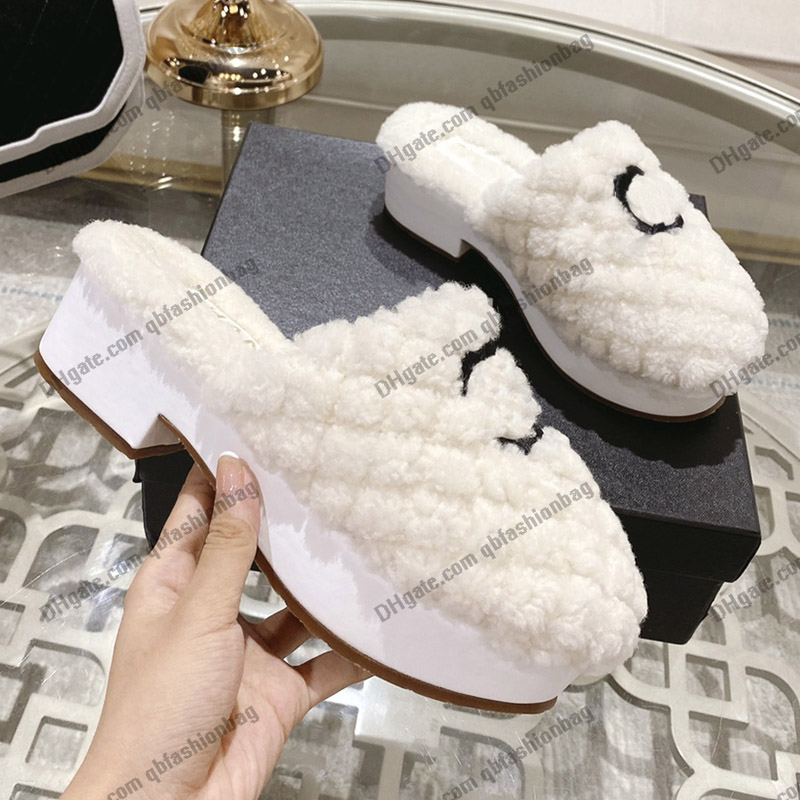 22ss Womens Lamb Plush Slippers Matelasse Quilted Texture Booties Platform Chunky Low Heels Mules Designer Slides Flip Flops Slip-on Retro Sandals Casual Shoe, Black
22ss Womens Lamb Plush Slippers Matelasse Quilted Texture Booties Platform Chunky Low Heels Mules Designer Slides Flip Flops Slip-on Retro Sandals Casual Shoe, Black