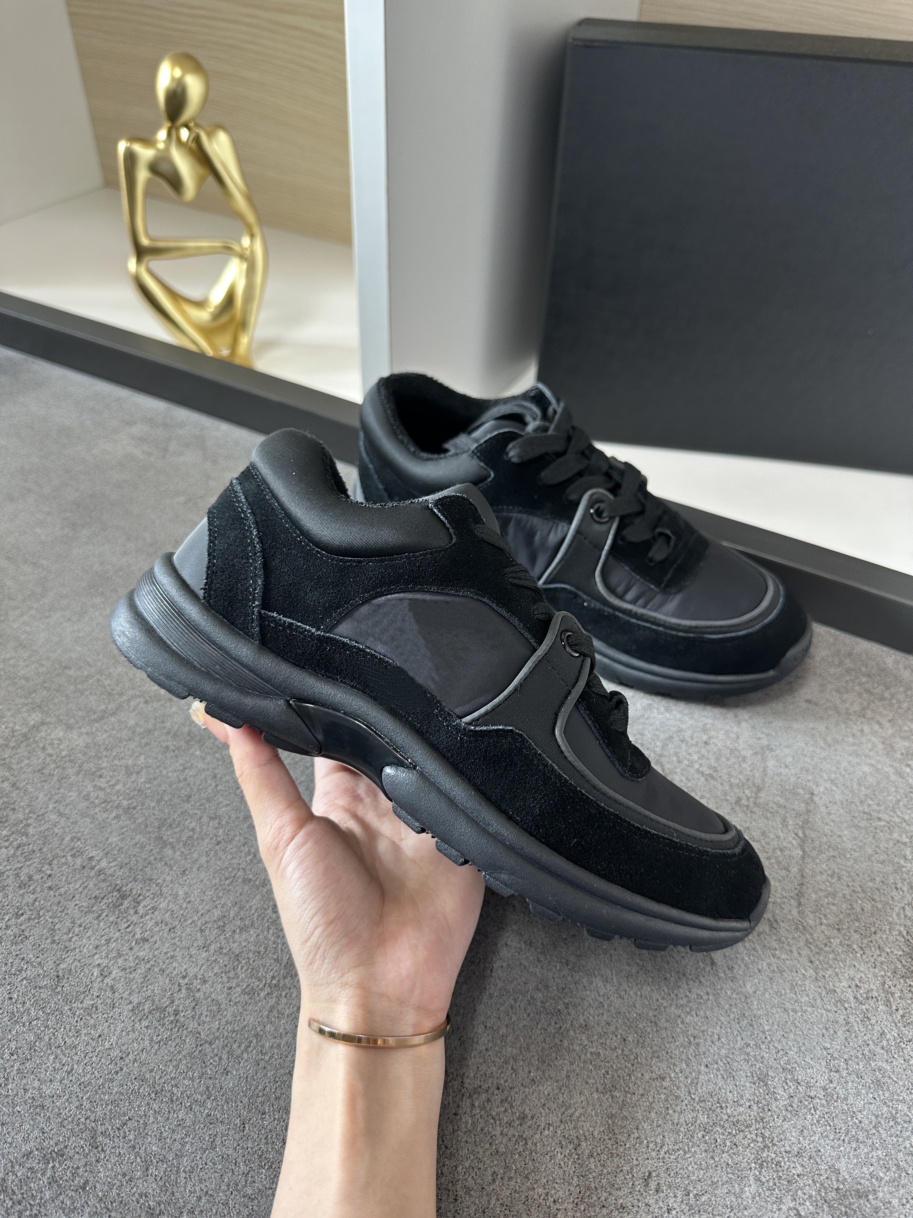 designer luxury shoes men women reflective sneakers Genuine Leather sneakers party velvet calfskin mixed fiber casual shoe 3, Color
designer luxury shoes men women reflective sneakers Genuine Leather sneakers party velvet calfskin mixed fiber casual shoe 3, Color