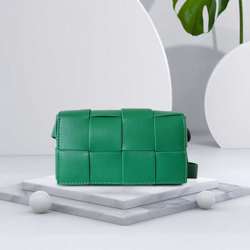 Handbags Designer Bottess Ladies Venetas 2022 new fashion chain waist mini simple woven breast female tofu leather one shoulder dia have a logo, White
Handbags Designer Bottess Ladies Venetas 2022 new fashion chain waist mini simple woven breast female tofu leather one shoulder dia have a logo, White