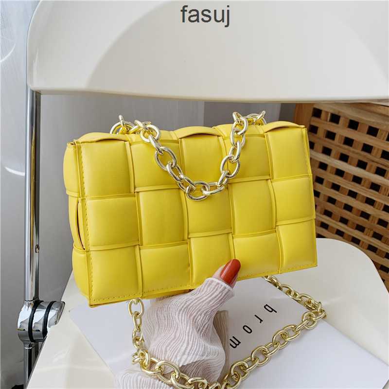 Fashion Ladies Bottess bags Venetas women's new summer woven personalized Chain Hand simple diagonal One Shoulder, White
Fashion Ladies Bottess bags Venetas women's new summer woven personalized Chain Hand simple diagonal One Shoulder, White