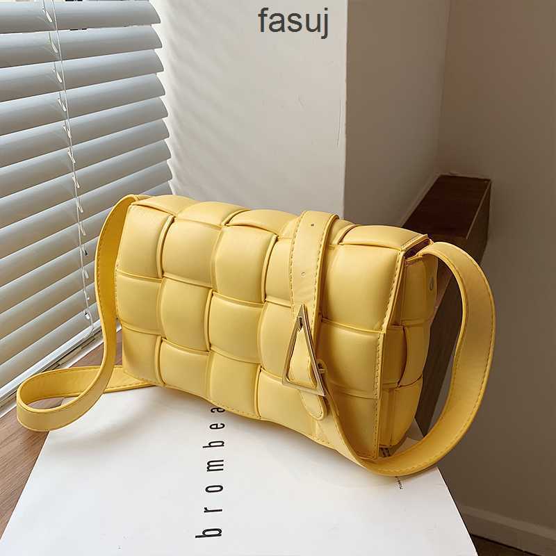 Fashion Ladies Bottess bags Venetas Net red foreign style woven women's 2022 new messenger small square popular versatile ins tofu, White
Fashion Ladies Bottess bags Venetas Net red foreign style woven women's 2022 new messenger small square popular versatile ins tofu, White