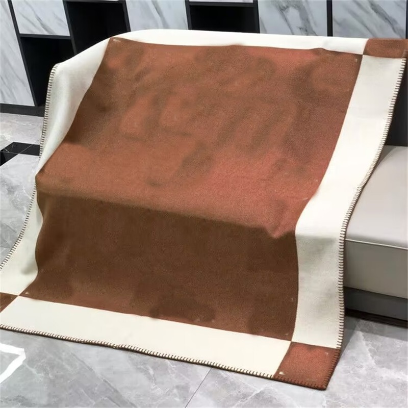 Fashion Designer Blankets Cashmere Bedding Rug Christmas Wool Soft Home Textiles Supplies Letter Comforters Fleece Throw Blanket Winter Rugs