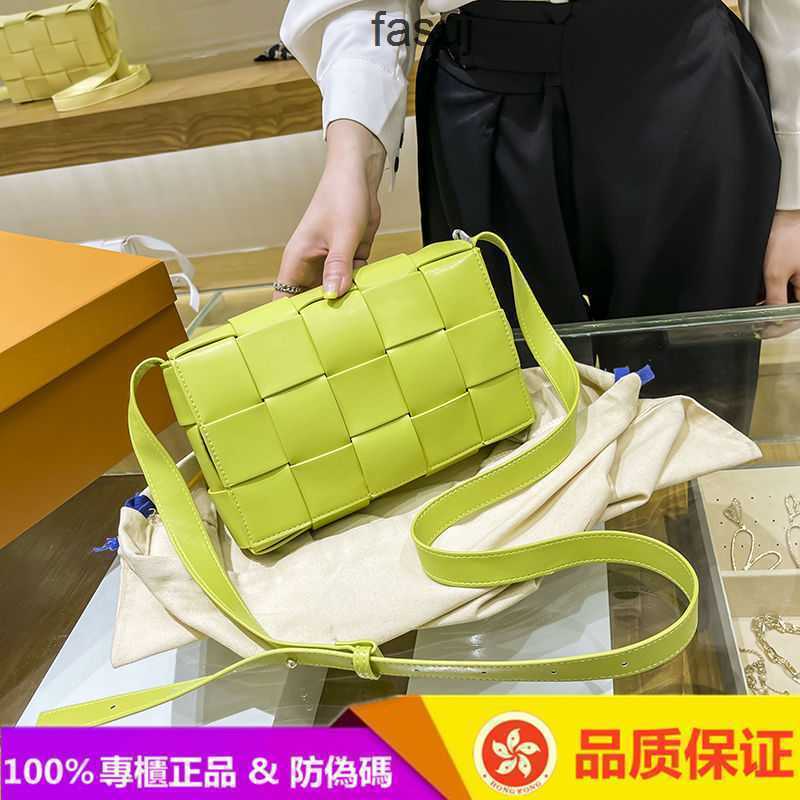 Fashion Ladies Bottess bags Venetas Mesh red leather woven women's one shoulder cross body high texture 2022 new small fresh, Green + single package
Fashion Ladies Bottess bags Venetas Mesh red leather woven women's one shoulder cross body high texture 2022 new small fresh, Green + single package