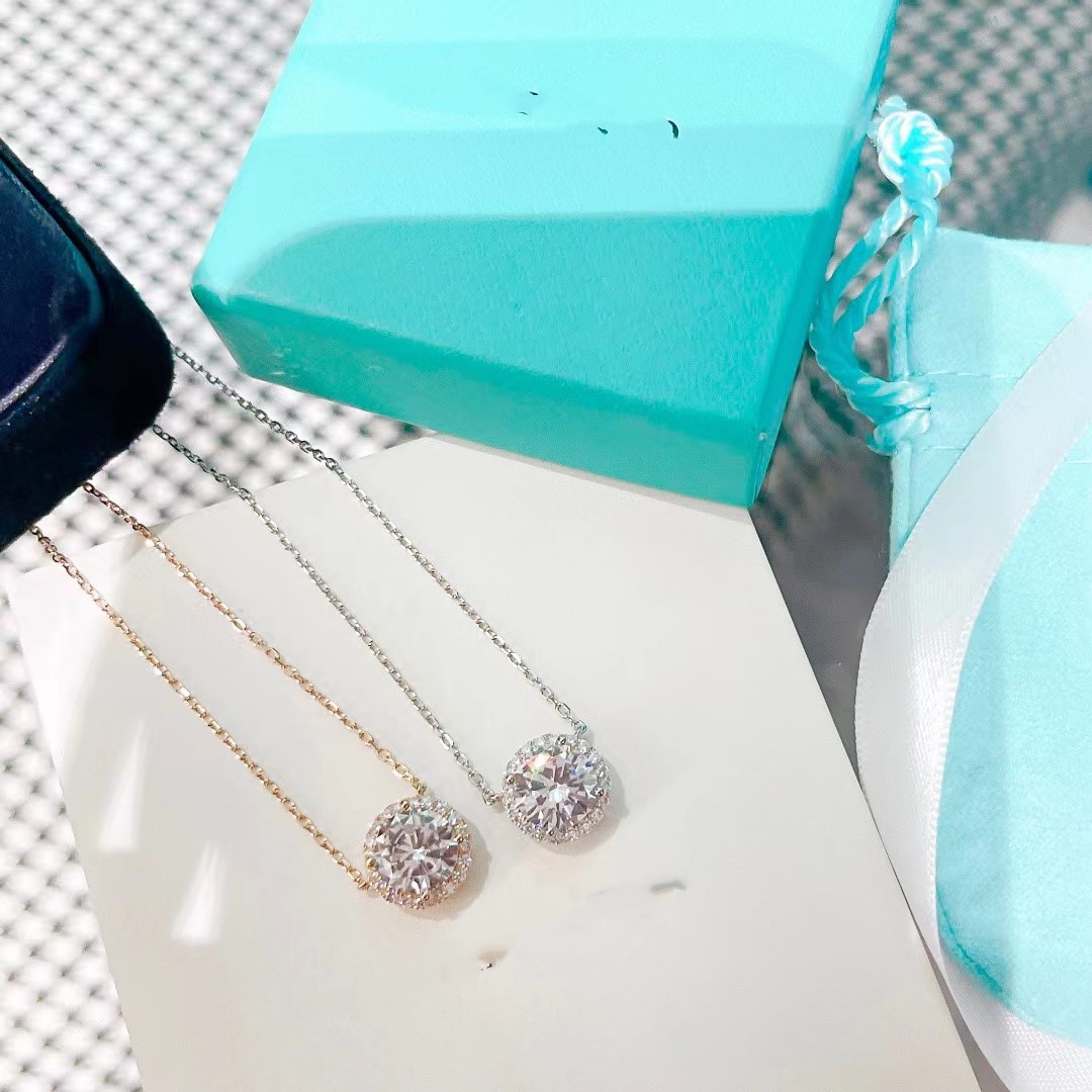 Luxury Pendant Necklace Designer Shinning Big Round Zircon Crystal Charm Choker For Women Fashion Wedding Love Jewelry
Luxury Pendant Necklace Designer Shinning Big Round Zircon Crystal Charm Choker For Women Fashion Wedding Love Jewelry