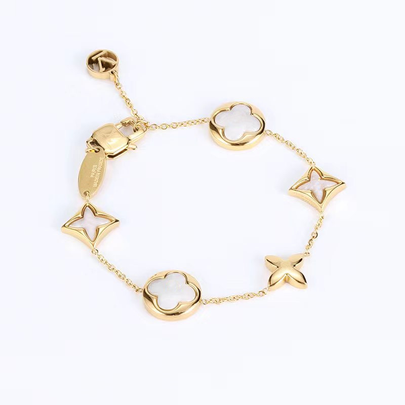 Flower lock Bracelets Bangle letter V Titanium steel designer for women men luxury jewlery gifts woman girl gold silver rose gold wholesale
Flower lock Bracelets Bangle letter V Titanium steel designer for women men luxury jewlery gifts woman girl gold silver rose gold wholesale
