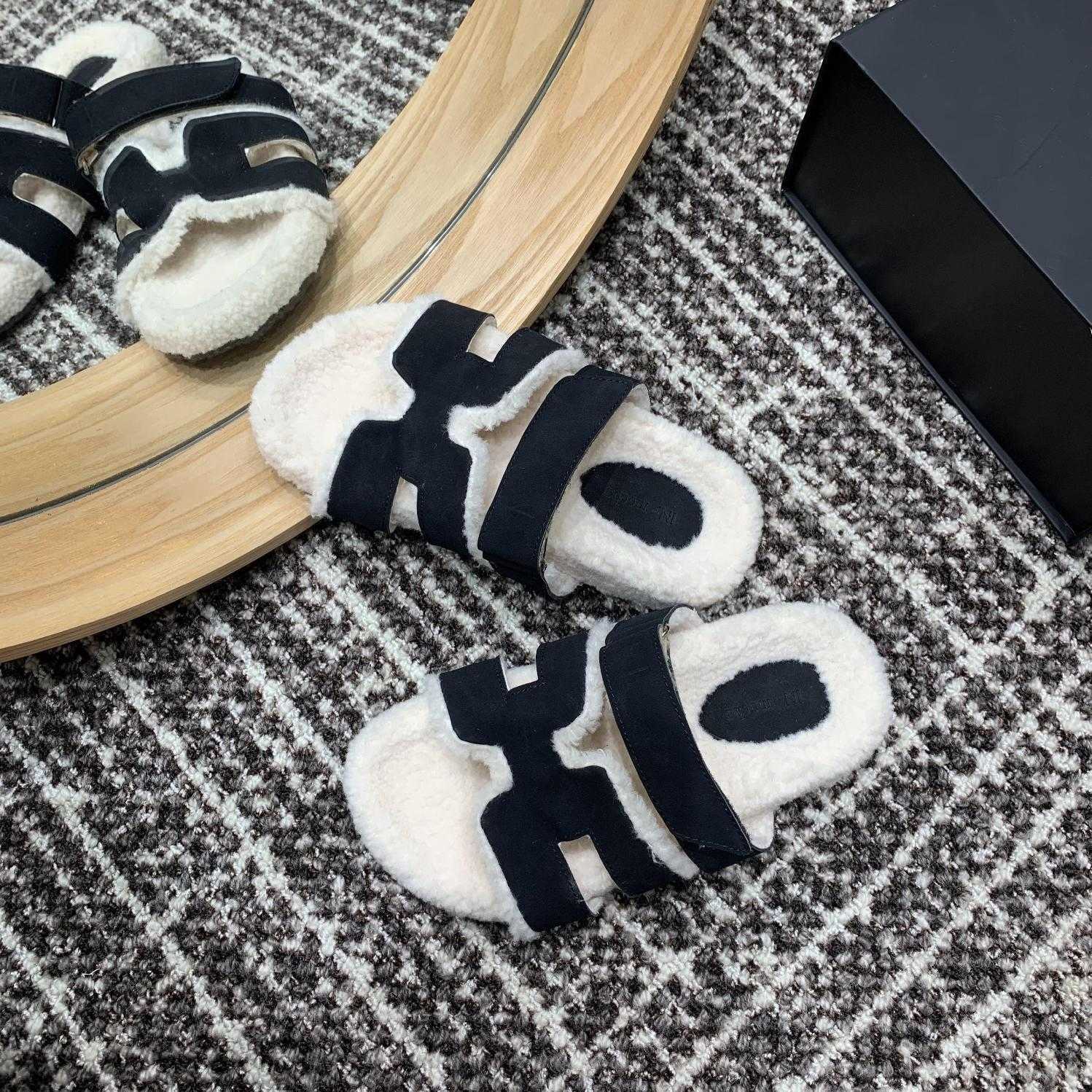 Designer fashion shoes slippers herme INmocha South Korea Dongdaemun Lamb Thick soled Second Uncle Wool Advanced Lazy Velcro Slip on have logo, Black
Designer fashion shoes slippers herme INmocha South Korea Dongdaemun Lamb Thick soled Second Uncle Wool Advanced Lazy Velcro Slip on have logo, Black