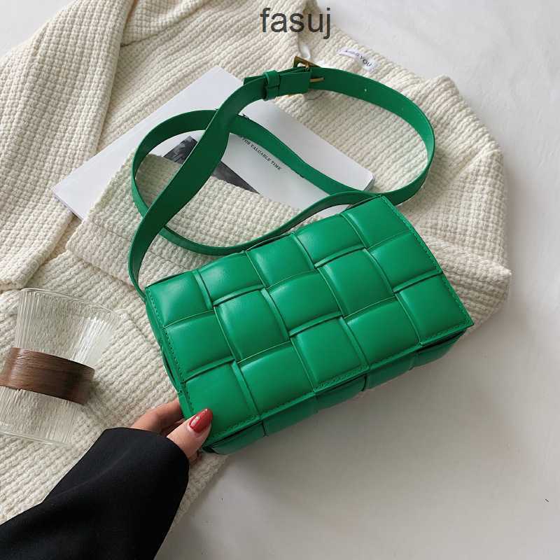 Fashion Ladies Bottess bags Venetas Spring 2022 new woven large lattice pillow tofu Messenger leisure versatile small square women's, White
Fashion Ladies Bottess bags Venetas Spring 2022 new woven large lattice pillow tofu Messenger leisure versatile small square women's, White
