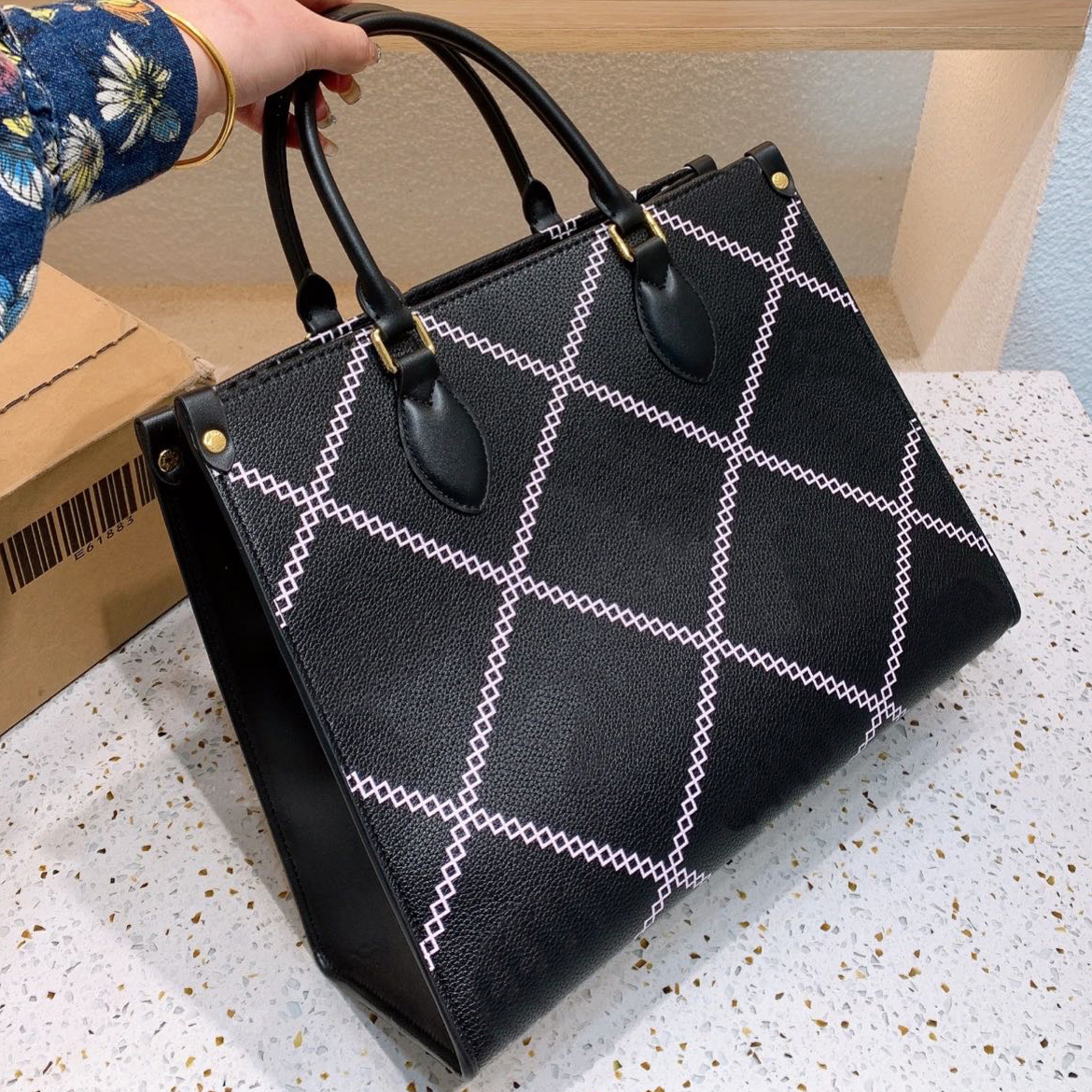 Cassette bags Totes Crossbody Straw Luxury Designer Brand Bags Fashion Shoulder Handbags High Quality Women Letter Purse Phone Wallet Metallic, No bags
Cassette bags Totes Crossbody Straw Luxury Designer Brand Bags Fashion Shoulder Handbags High Quality Women Letter Purse Phone Wallet Metallic, No bags