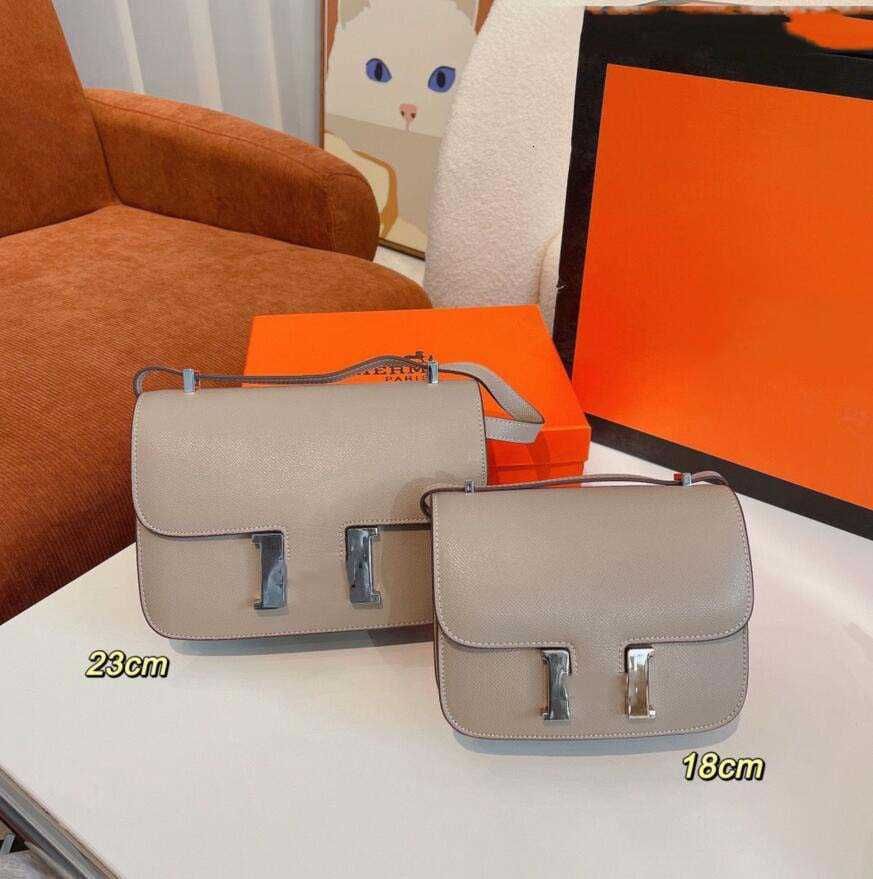 Evening bag Leather Wash Shoulder Bag Women's Men Original Tote Hobo Cleo Crossbody Handbags Cosmetic Bags Luxury Designer Mylon Wallet Single shoulder bag
Evening bag Leather Wash Shoulder Bag Women's Men Original Tote Hobo Cleo Crossbody Handbags Cosmetic Bags Luxury Designer Mylon Wallet Single shoulder bag